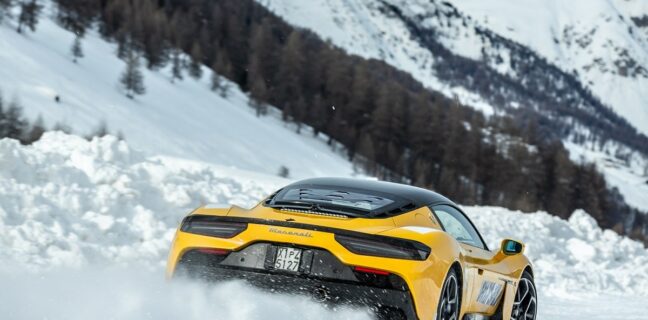 Maserati MC20 nezastaví ani sníh